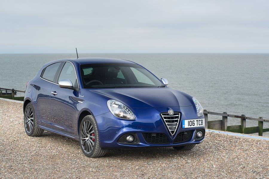  Alfa Romeo Giulietta Sportiva (940) 2014 года  (UK) (фото 29 из 48)